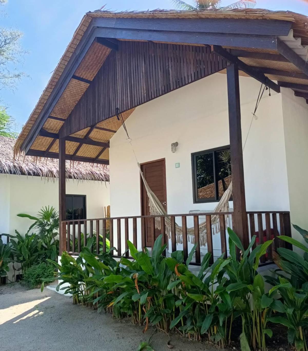 Sarana Bungalows (Adults Only) Баан-Тай Екстер'єр фото